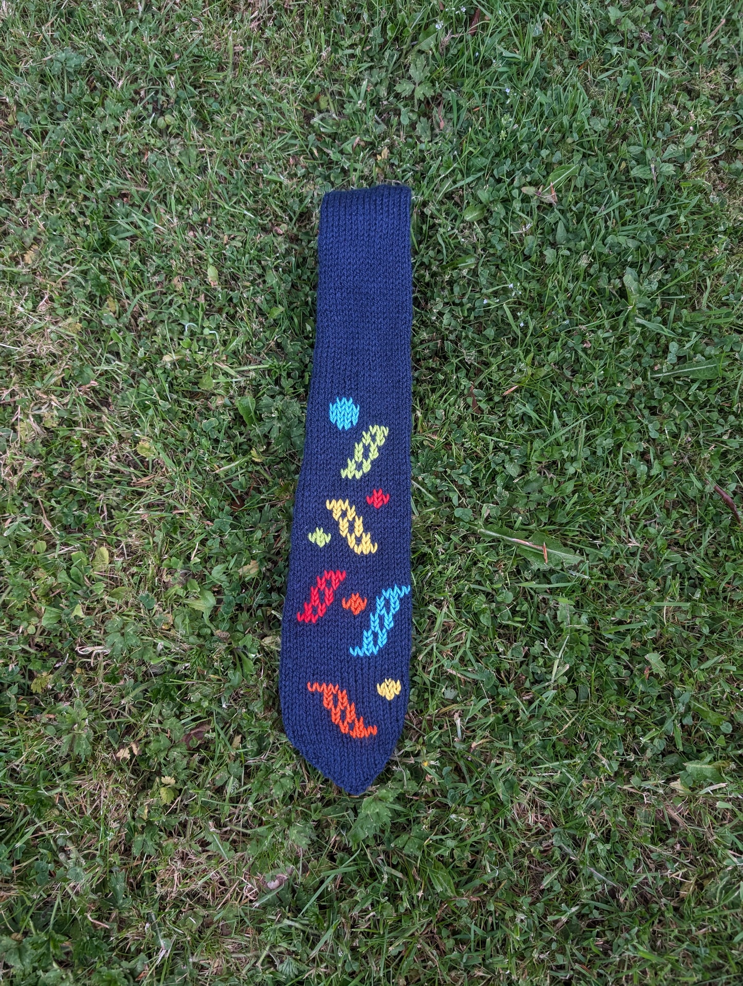 Bus seat tie